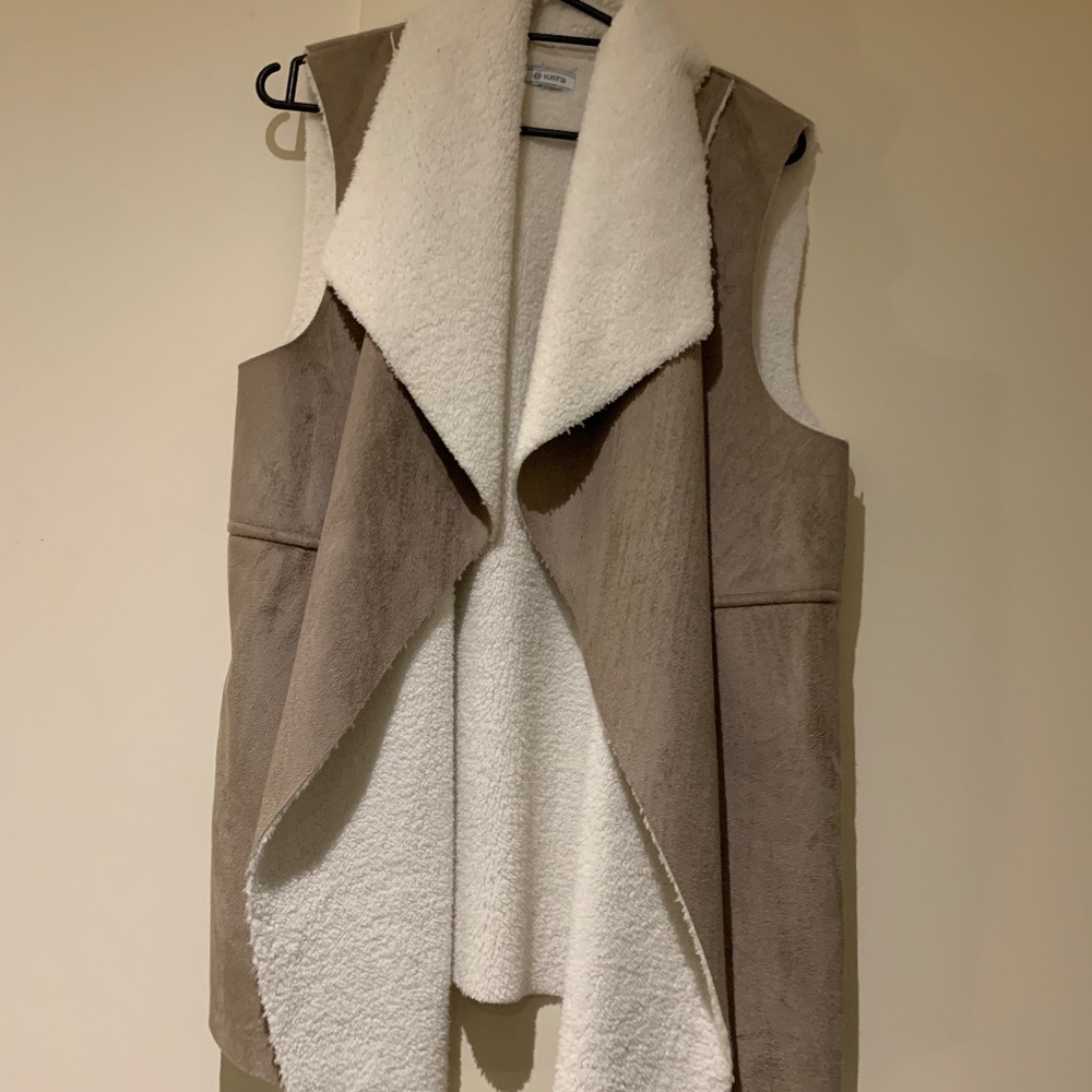 Fur vest